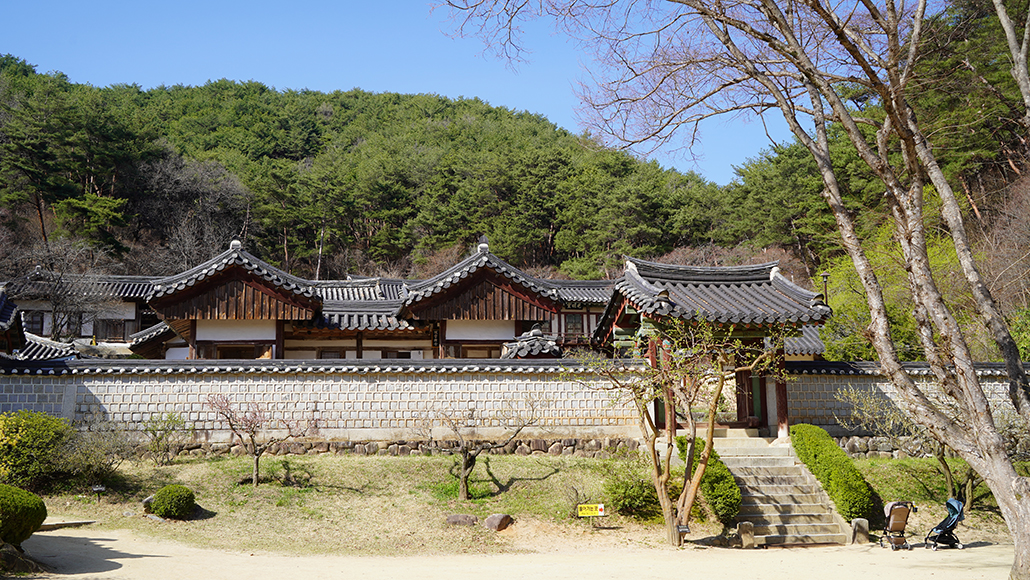 View from the entrance of Dosan Seowon