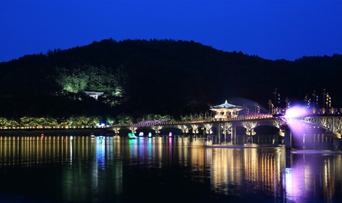 Wolyeong Bridge in spring and the bridge’s night view